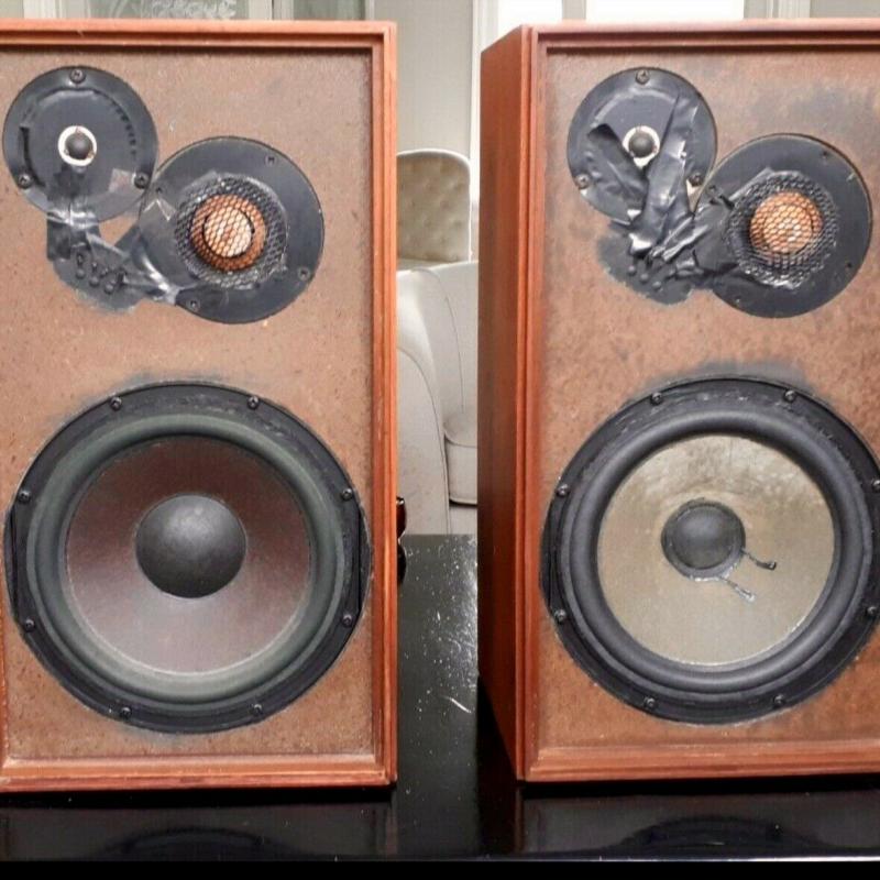 Acoustic Research AR-3a speakers  100W/4 ohms Improved European version Superb!