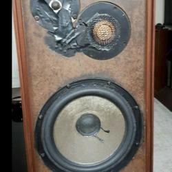 Acoustic Research AR-3a speakers  100W/4 ohms Improved European version Superb!